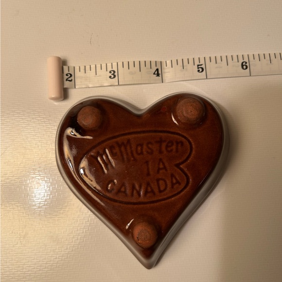 McMaster Canada Heart Trinket Box - Picture 2 of 3